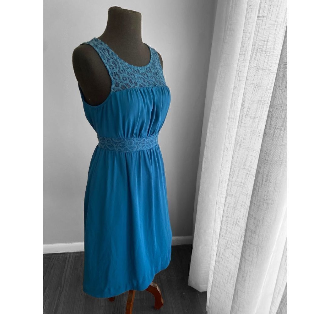 HD In Paris Blue Lace Sleeveless Dress 4 - Picture 4 of 13